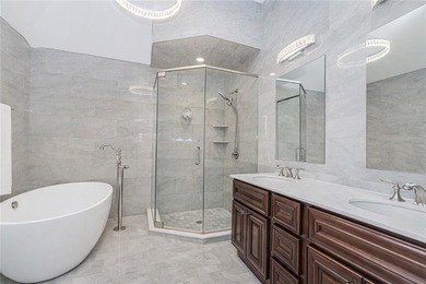 Stunning Southeast Annandale Two-Family Home on Private - photo 23