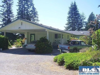 House on 1 acre with a pond and detached work shop and green - photo 23