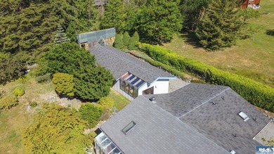 House on 1 acre with a pond and detached work shop and green - photo 24