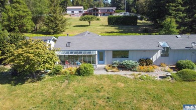 House on 1 acre with a pond and detached work shop and green - photo 26