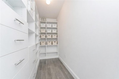 Stunning Southeast Annandale Two-Family Home on Private - photo 27