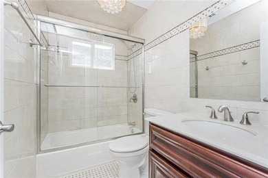 Stunning Southeast Annandale Two-Family Home on Private - photo 29