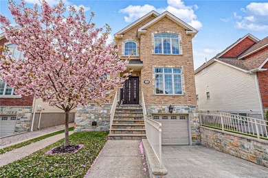 Stunning Southeast Annandale Two-Family Home on Private - photo 32
