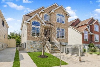 Stunning Southeast Annandale Two-Family Home on Private - photo 34