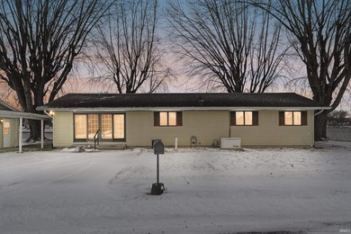 Dallas Lake Home For Sale in Wolcottville Indiana