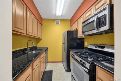 Beautiful, well maintained, sunny one-bedroom apartment on the - photo 3