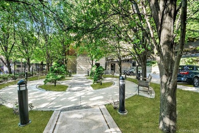 Beautiful, well maintained, sunny one-bedroom apartment on the - photo 10