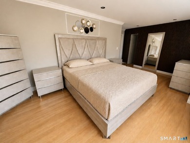 Exceptional Mediterranean Colonial Estate in one of Stamford's - photo 21