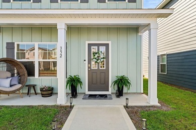 IMPROVED PRICE! While this house is both Cozy and Cute, it's got - photo 4