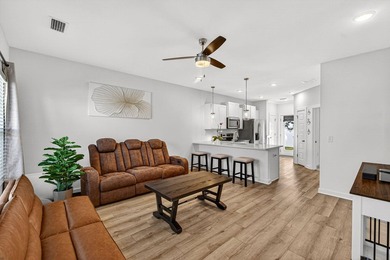 IMPROVED PRICE! While this house is both Cozy and Cute, it's got - photo 6
