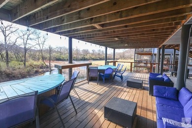 Looking for a riverfront cabin in Arkansas that sleeps 17 and is - photo 5