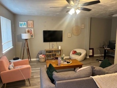 Updated 2/2.5 townhome walking/biking distance to - photo 5