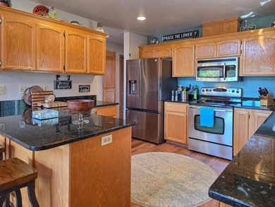 Escape to your own retreat in the heart of beautiful Hiouchi, CA - photo 12