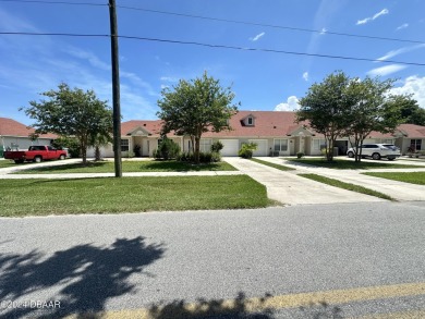 (private lake, pond, creek) Townhome/Townhouse For Sale in Daytona Beach Florida