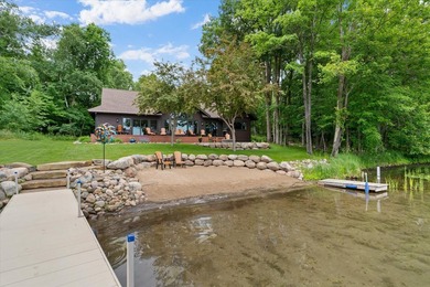Enjoy lake living the way it was meant to be with this - photo 1