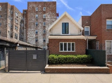 Welcome to this warm and inviting detached single-family home - - photo 3