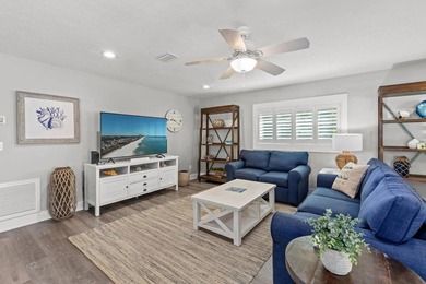 Welcome to Blue Tide Hideaway--the perfect opportunity for a - photo 3