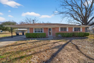 Lake Fork Home For Sale in Emory Texas