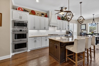 You'll fall in love with this beautiful blend of luxury and - photo 12