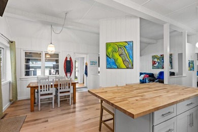 Lake life just got a whole lot sweeter! This adorable, turnkey - photo 14