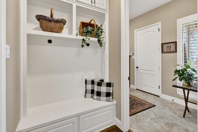 You'll fall in love with this beautiful blend of luxury and - photo 15