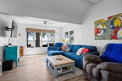 Lake life just got a whole lot sweeter! This adorable, turnkey - photo 17