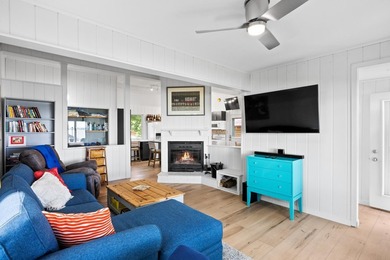 Lake life just got a whole lot sweeter! This adorable, turnkey - photo 18