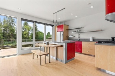 Some homes offer luxury. Very few offer an experience that can - photo 19