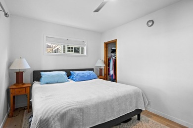 Lake life just got a whole lot sweeter! This adorable, turnkey - photo 21