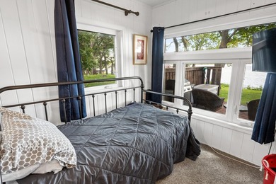 Lake life just got a whole lot sweeter! This adorable, turnkey - photo 24