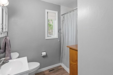 Lake life just got a whole lot sweeter! This adorable, turnkey - photo 26