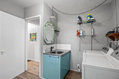 Lake life just got a whole lot sweeter! This adorable, turnkey - photo 27