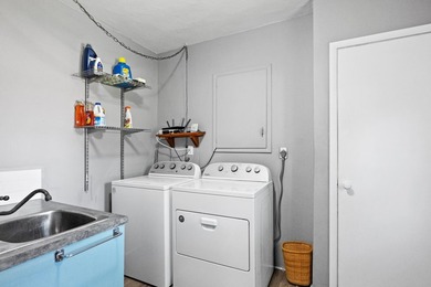 Lake life just got a whole lot sweeter! This adorable, turnkey - photo 28