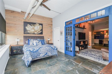 There is so much to love! Modern and chic, yet warm and inviting - photo 9