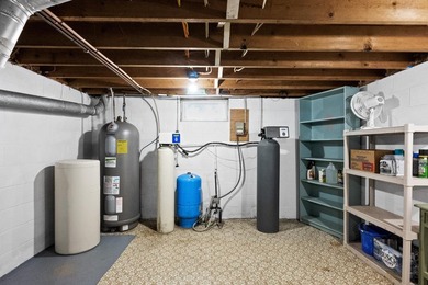 Lake life just got a whole lot sweeter! This adorable, turnkey - photo 30
