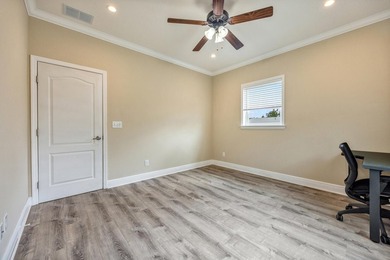 Well-maintained elevated home offering the perfect combination - photo 32