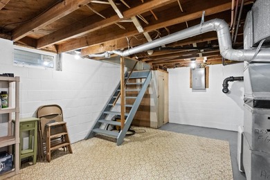 Lake life just got a whole lot sweeter! This adorable, turnkey - photo 33