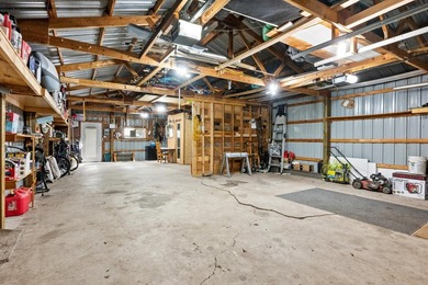 Lake life just got a whole lot sweeter! This adorable, turnkey - photo 34