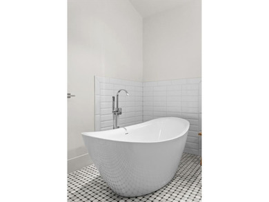 Some homes offer luxury. Very few offer an experience that can - photo 34