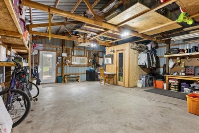 Lake life just got a whole lot sweeter! This adorable, turnkey - photo 35