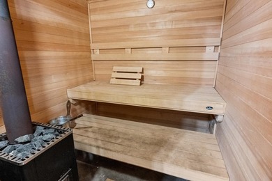 Lake life just got a whole lot sweeter! This adorable, turnkey - photo 36