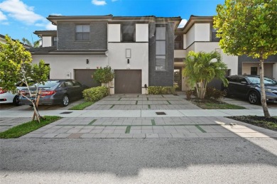 Lake Townhome/Townhouse For Sale in Miami Lakes, Florida