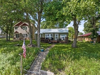 Lake life just got a whole lot sweeter! This adorable, turnkey - photo 44