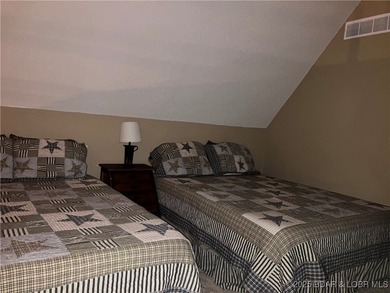 > A wall of windows and vaulted ceilings. Main level living! Big - photo 48