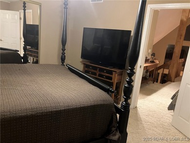 > A wall of windows and vaulted ceilings. Main level living! Big - photo 58