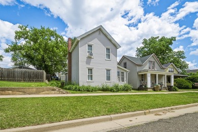 Affordable opportunity in a convenient Chippewa Falls location! - photo 2