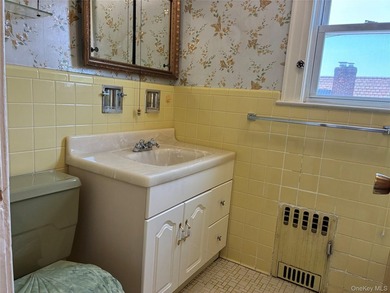 Welcome to this 3-bedroom, 1-bath single-family home ideally - photo 13