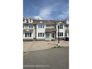 Affordable large townhome with Small HOA, 3 bedrooms, 2 - photo 1