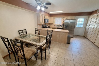 Affordable large townhome with Small HOA, 3 bedrooms, 2 - photo 5