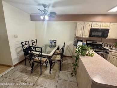 Affordable large townhome with Small HOA, 3 bedrooms, 2 - photo 6